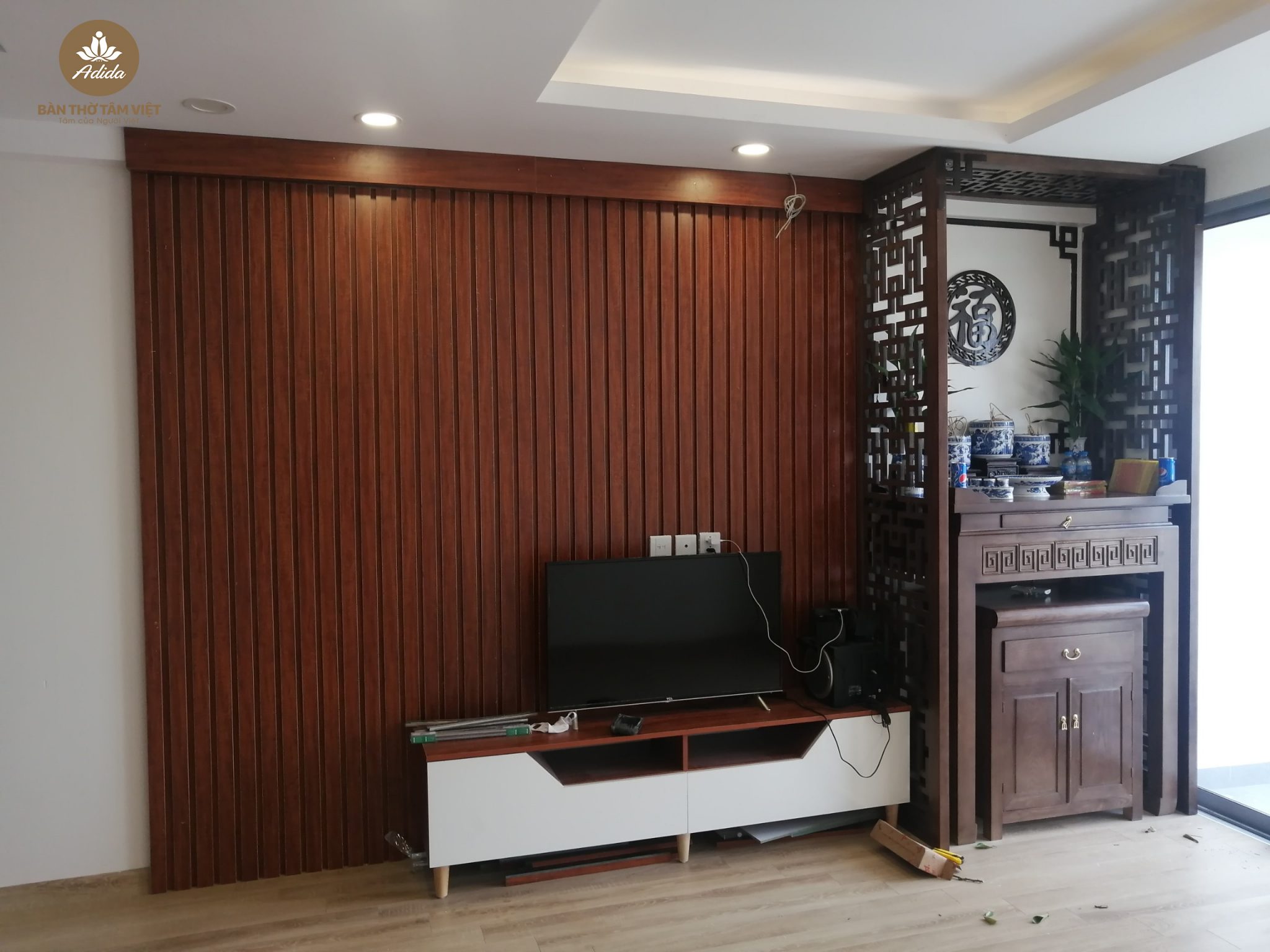 Bàn Thờ Tâm Việt