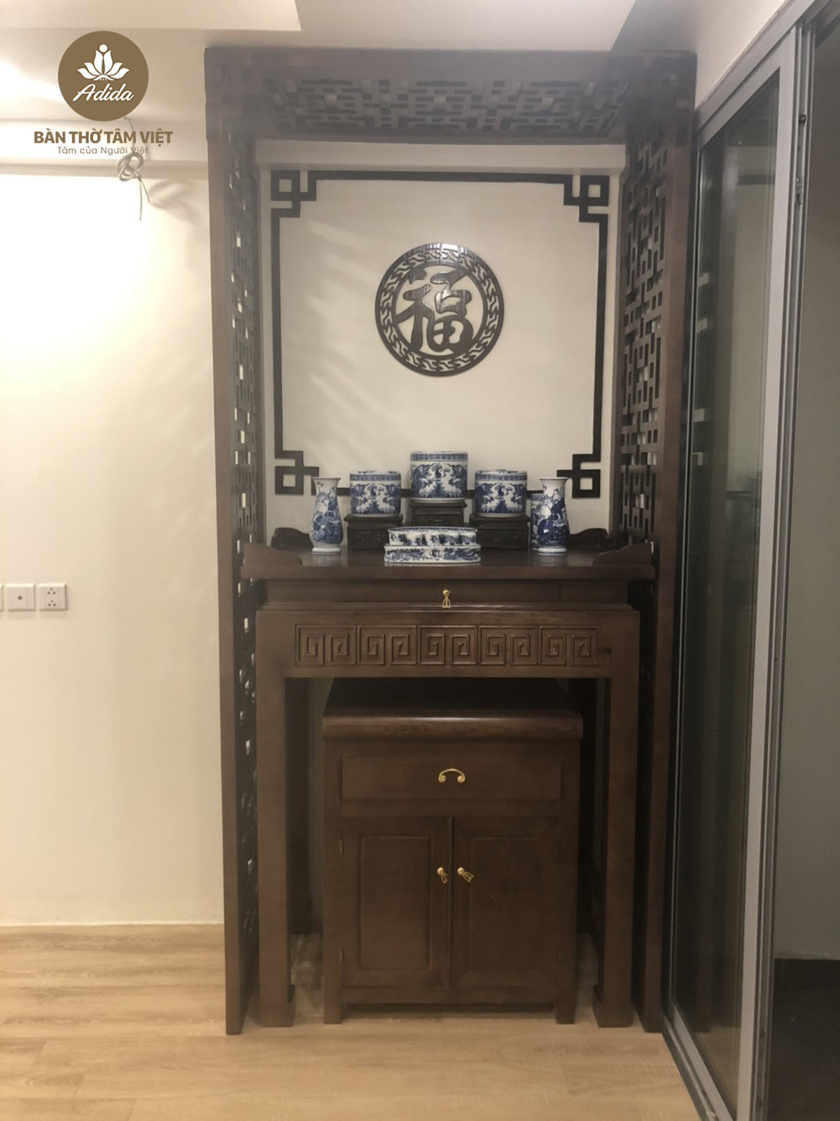 Bàn Thờ Tâm Việt