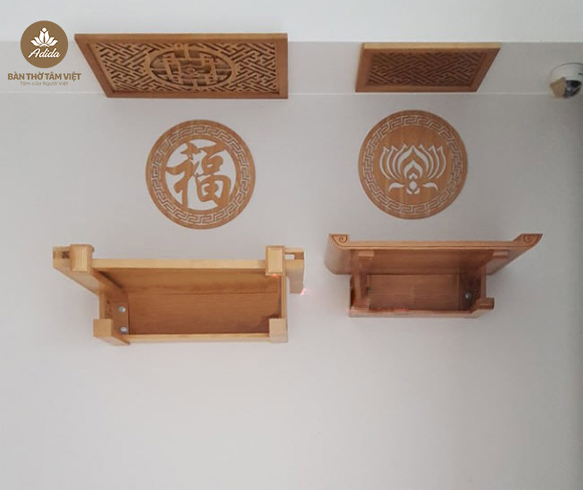 Mẫu bàn thờ treo tường chung cư gỗ Hương