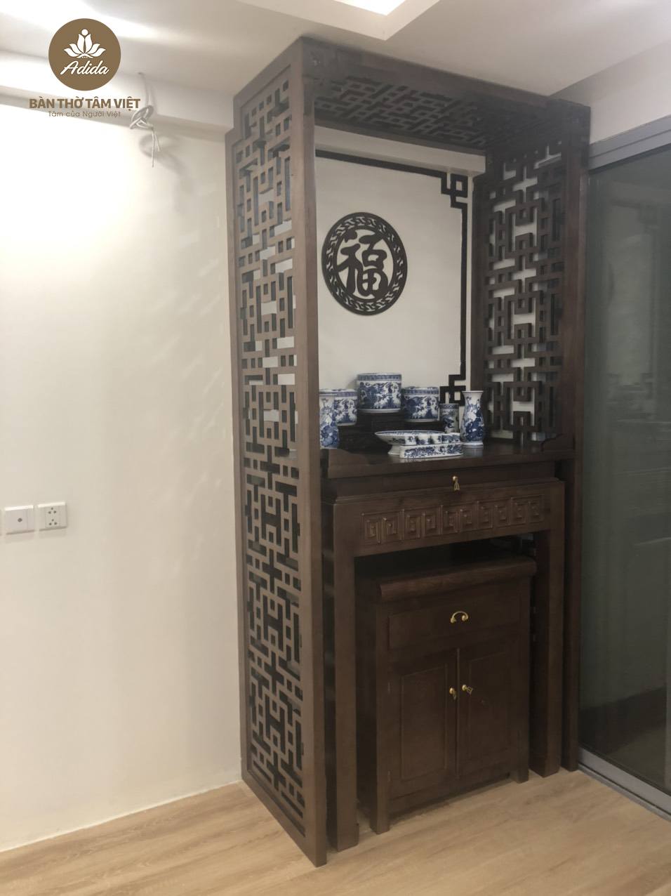 Bàn Thờ Tâm Việt