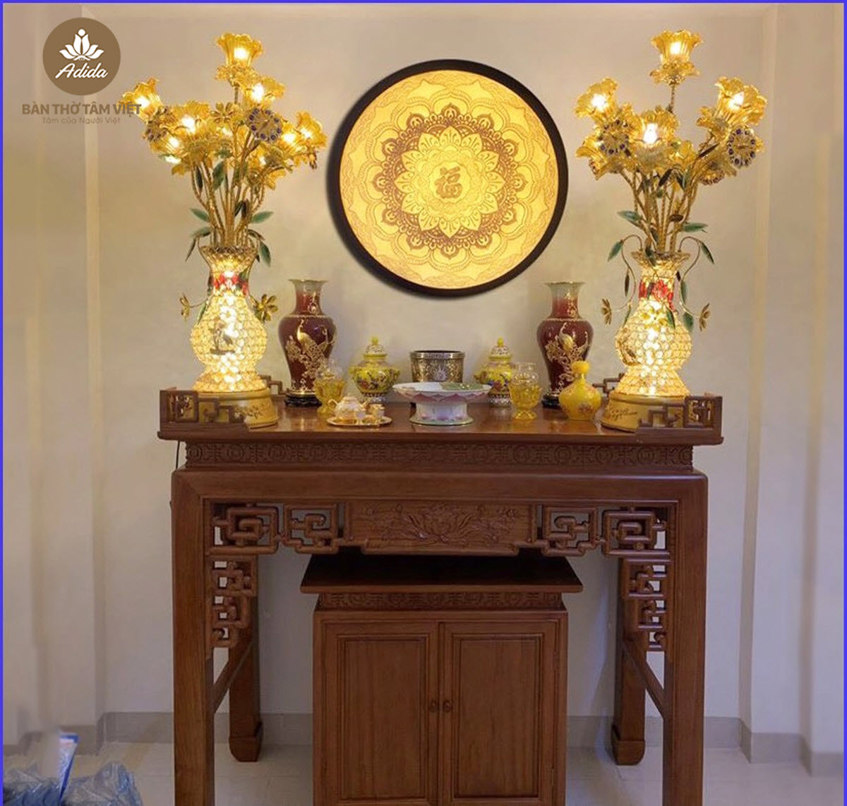 Bàn Thờ Tâm Việt
