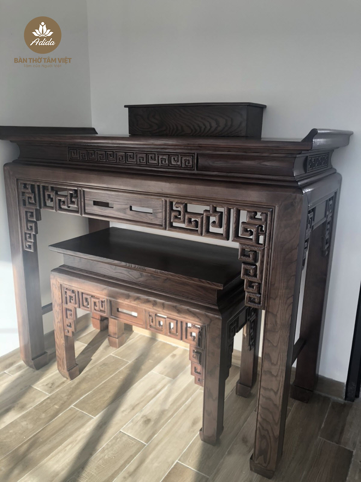 Bàn Thờ Tâm Việt