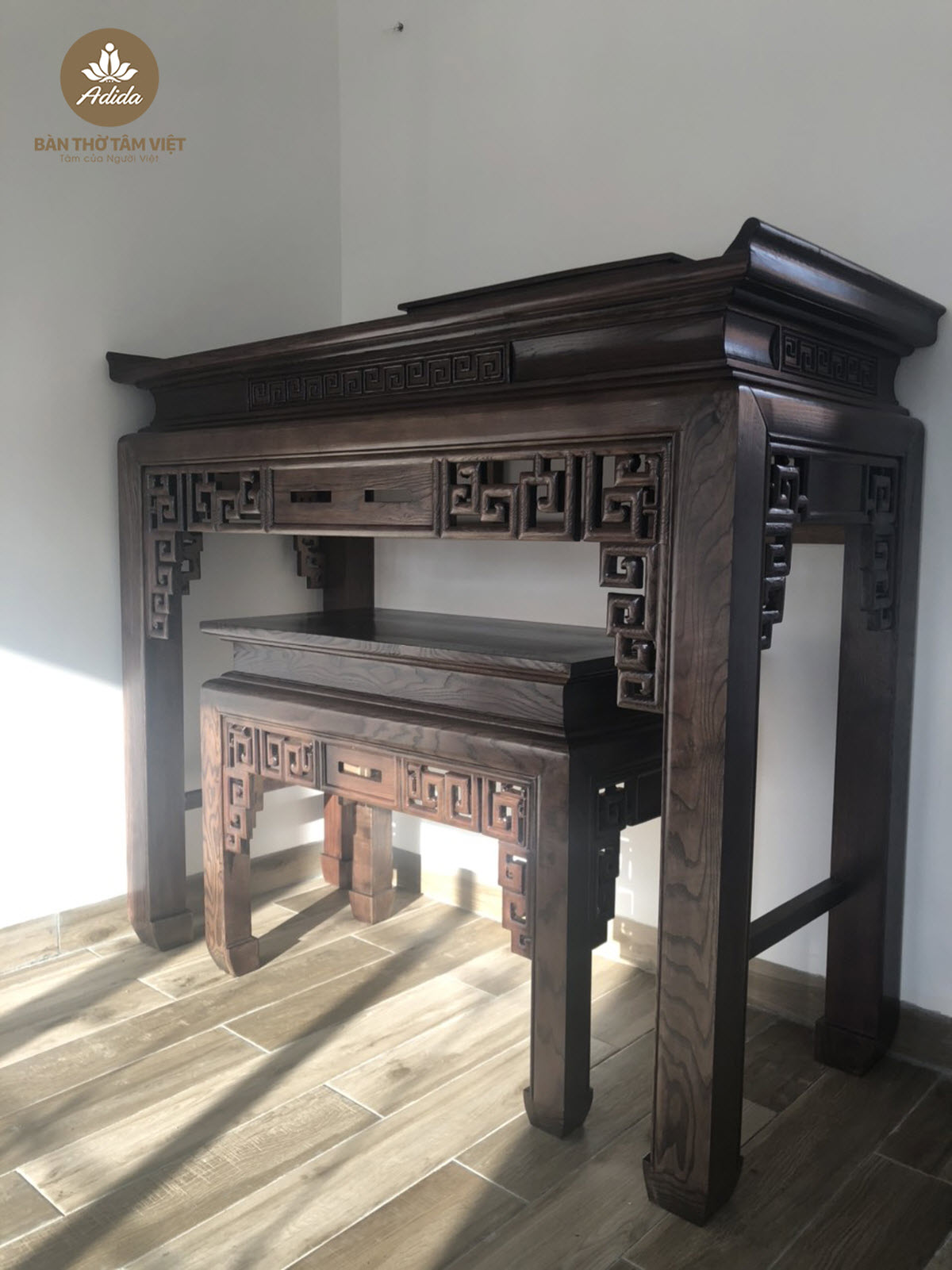 Bàn Thờ Tâm Việt
