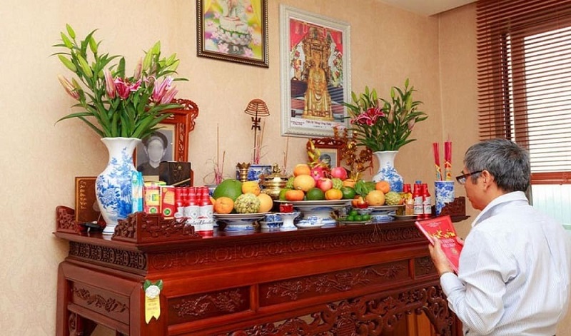 Bàn Thờ Tâm Việt