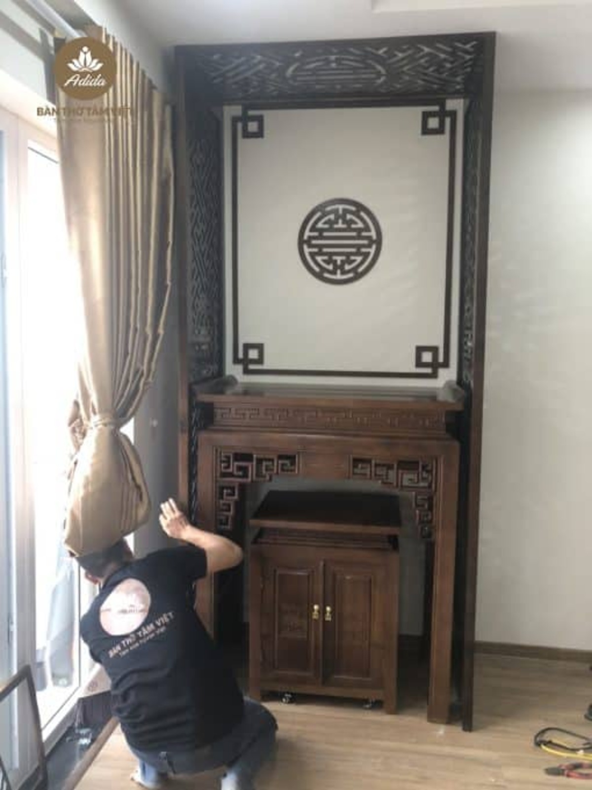 Bàn Thờ Tâm Việt