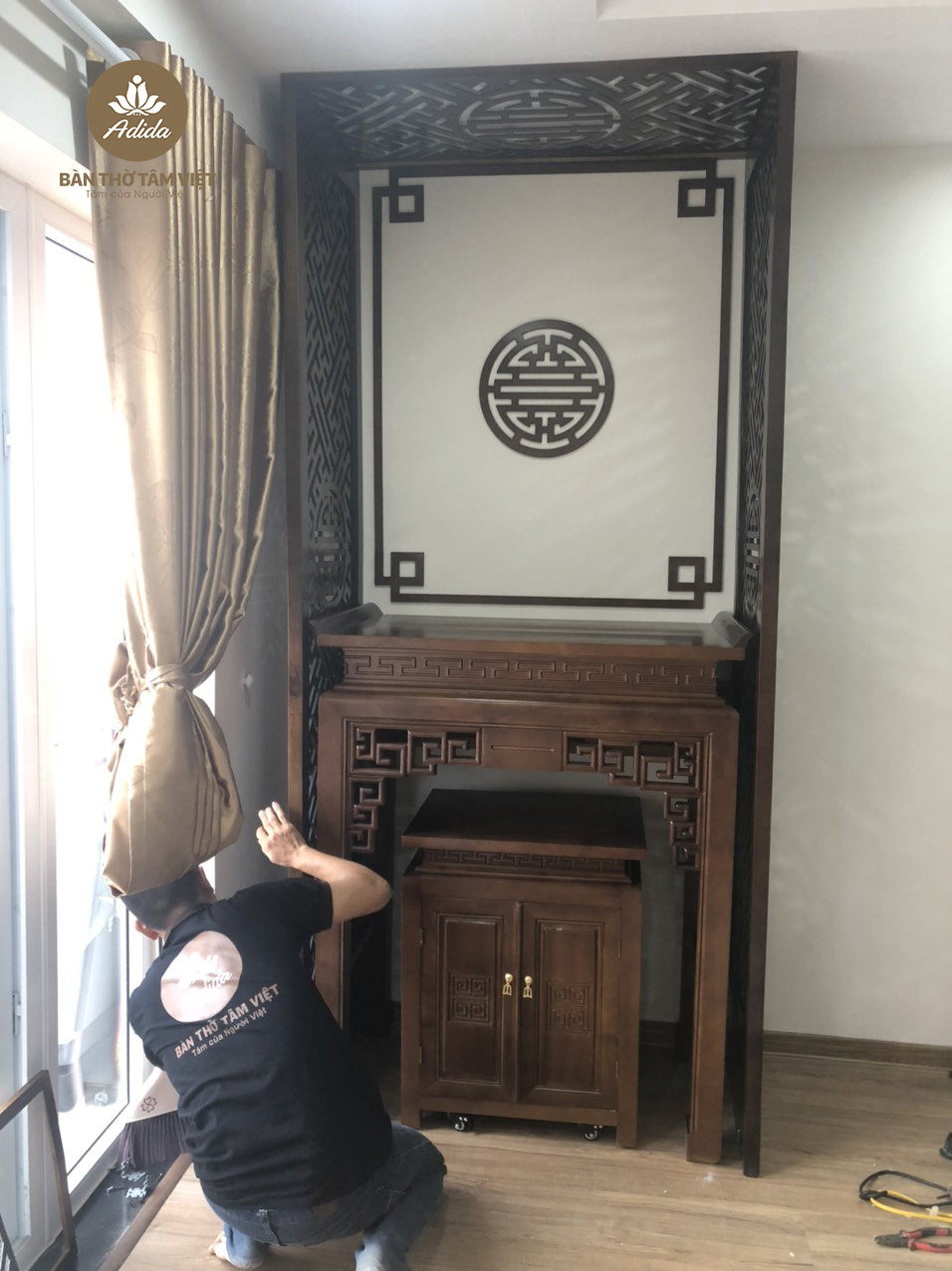 Bàn Thờ Tâm Việt