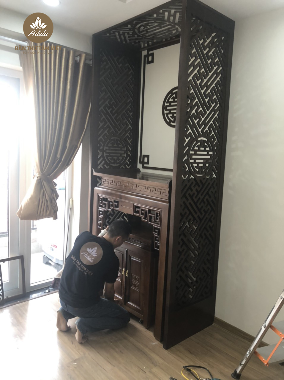 Bàn Thờ Tâm Việt