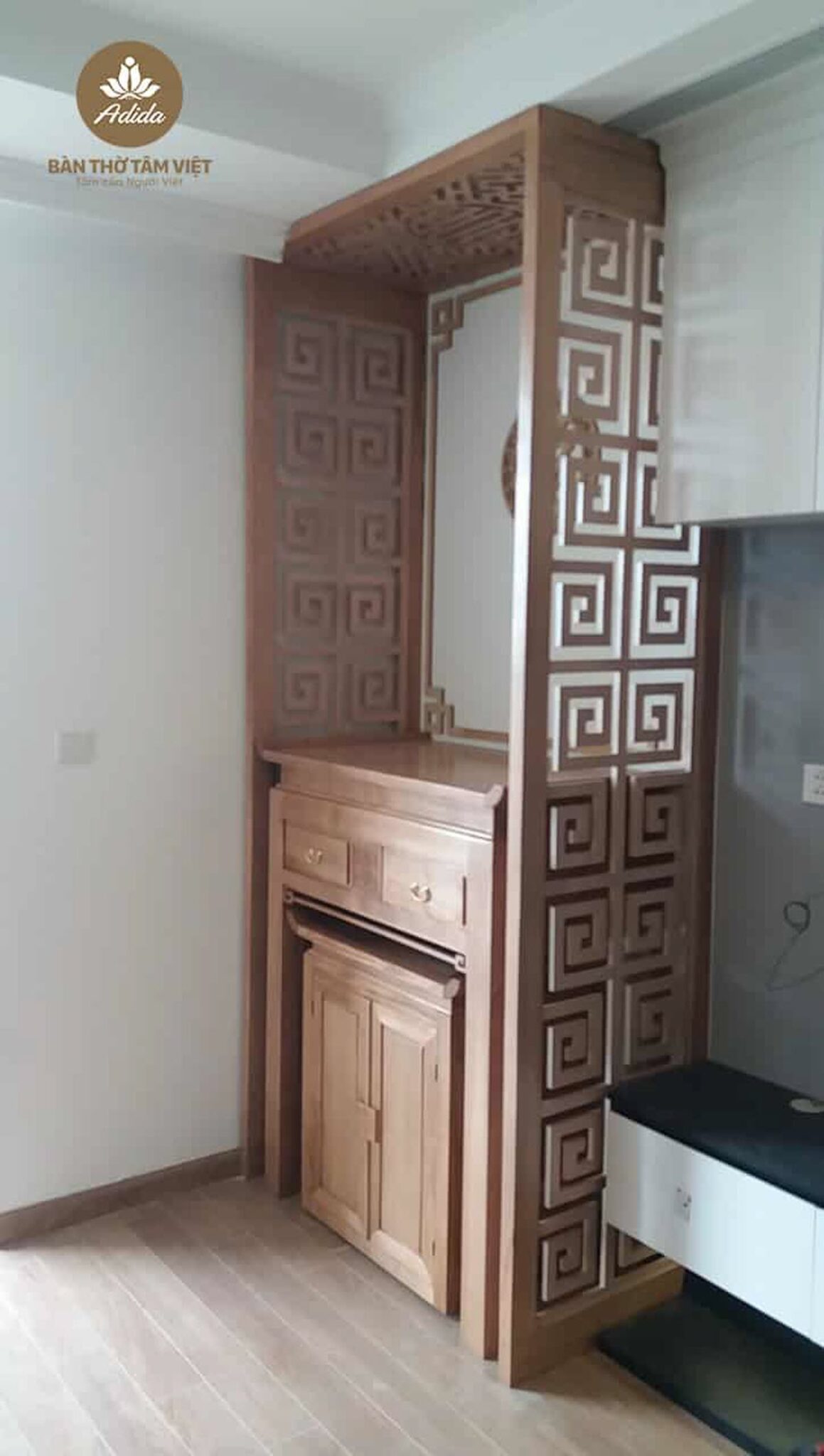Bàn Thờ Tâm Việt
