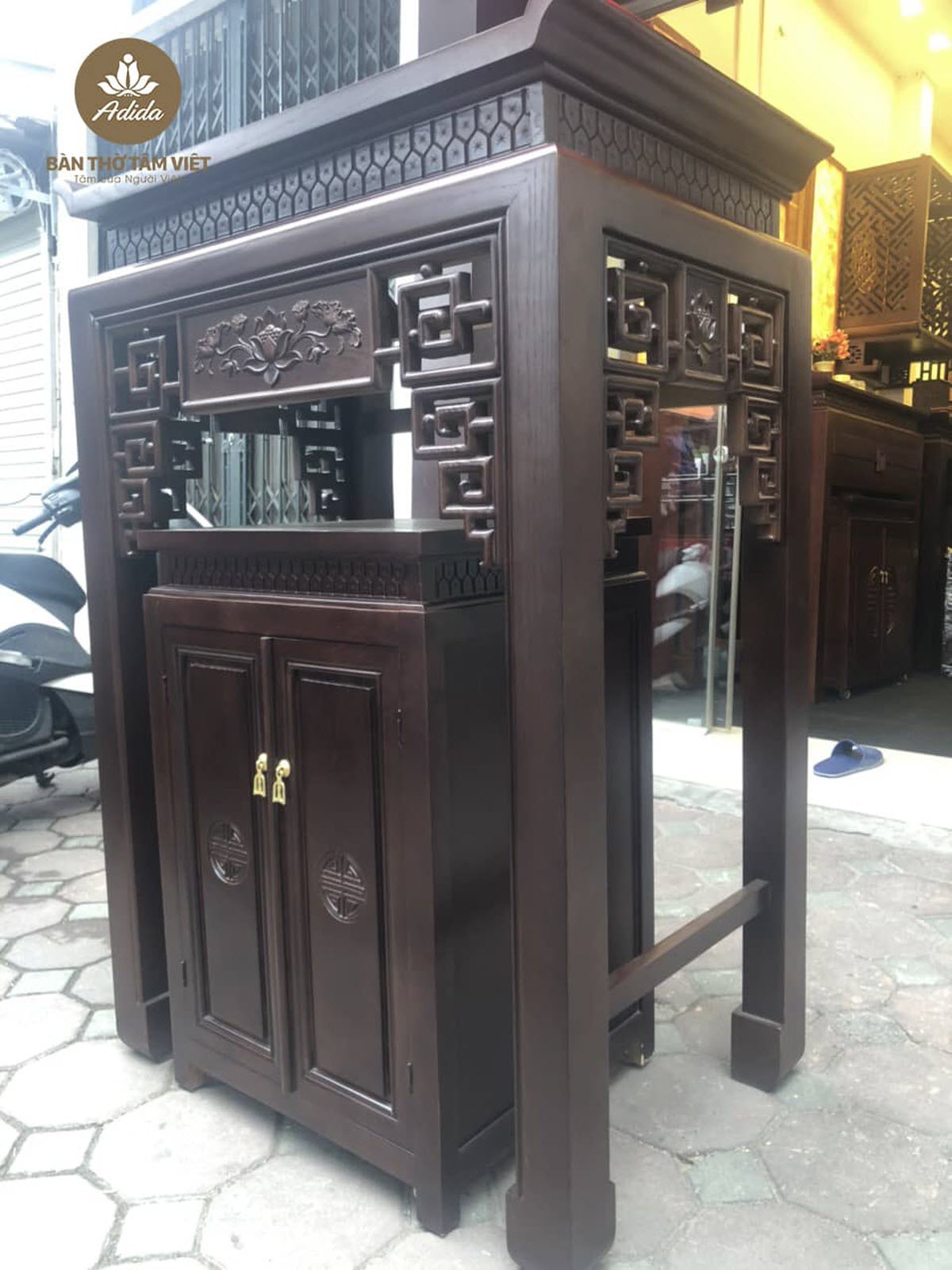 Bàn Thờ Tâm Việt