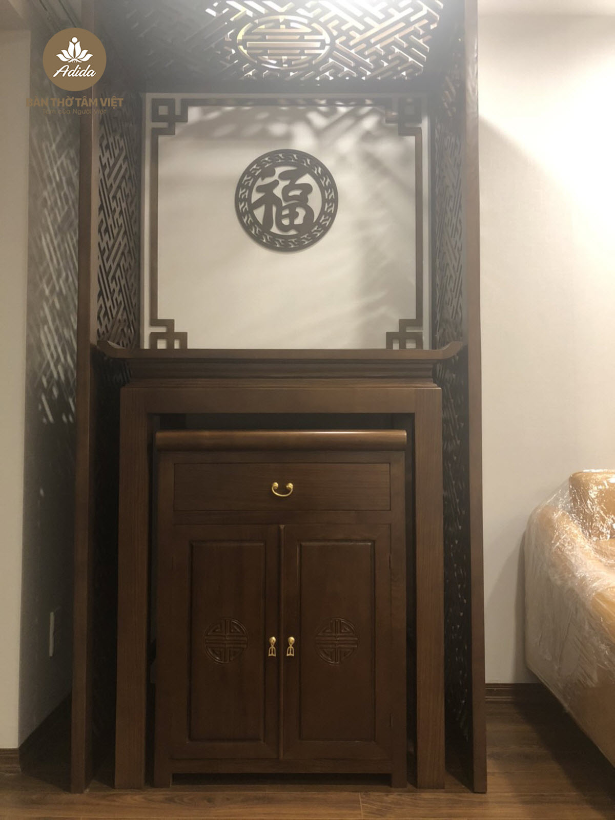Bàn Thờ Tâm Việt