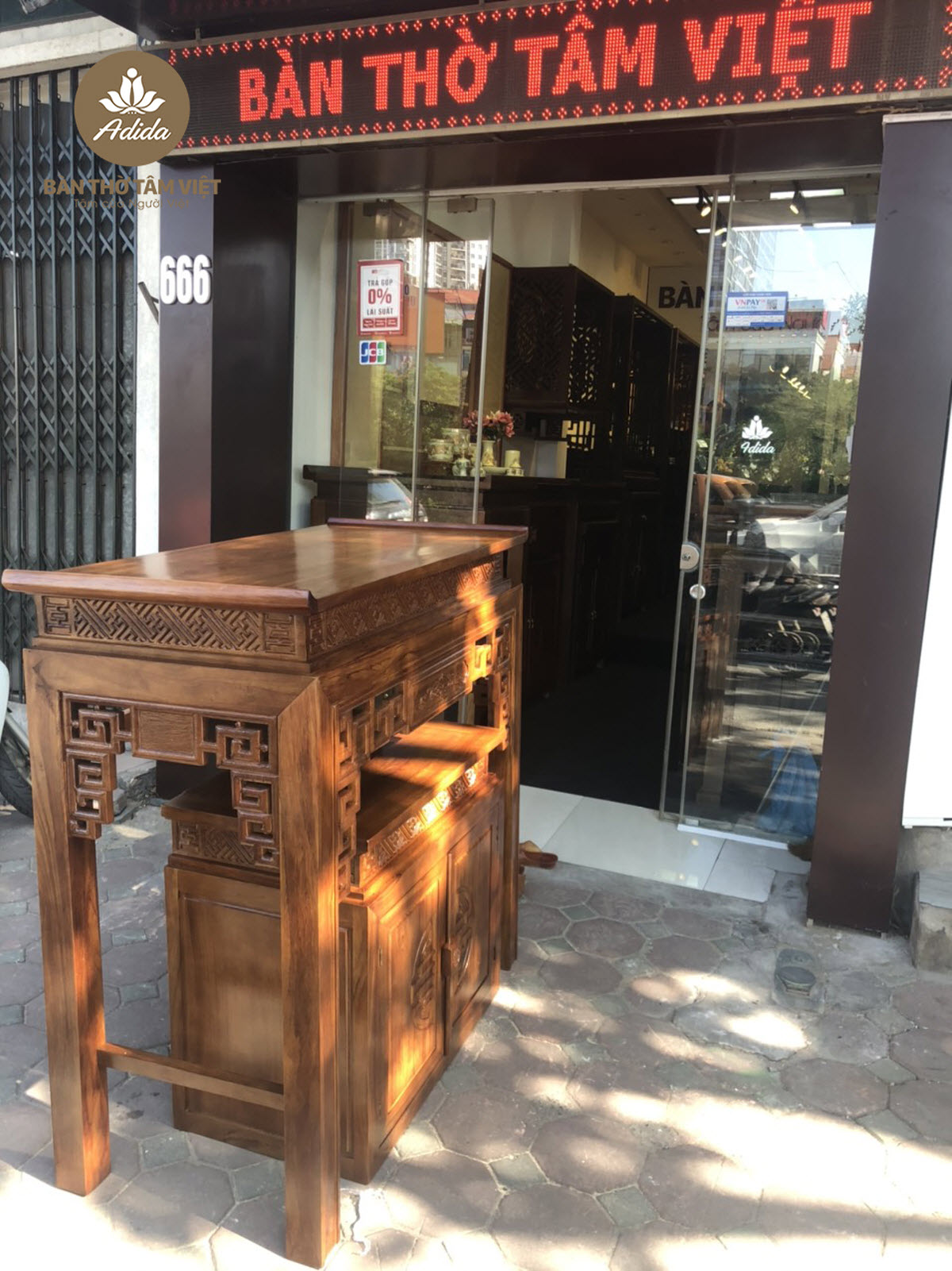 Bàn Thờ Tâm Việt