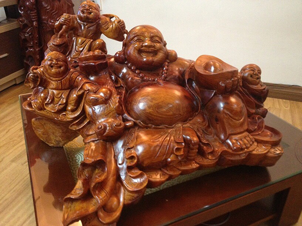 bàn thờ Phật Di Lặc