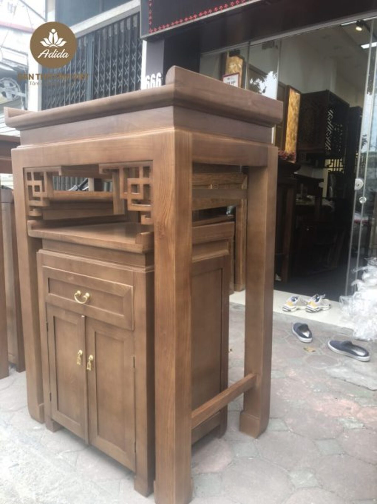 Bàn Thờ Tâm Việt