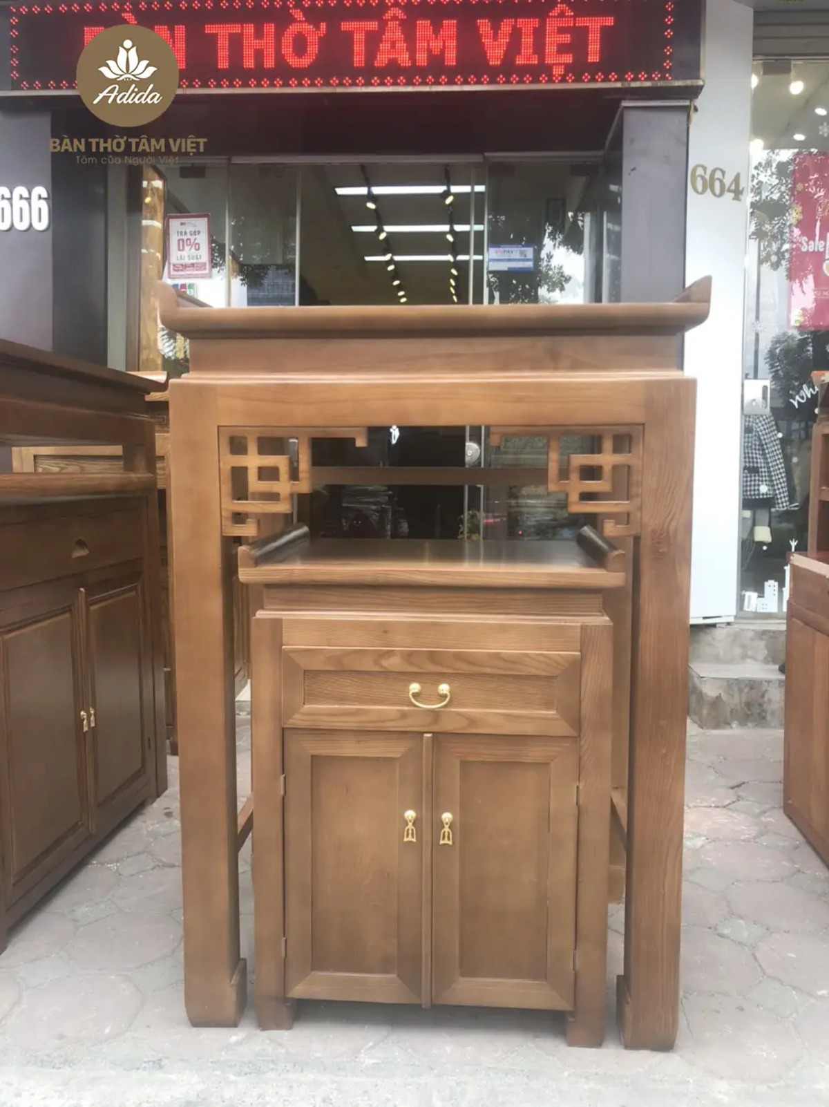 Bàn Thờ Tâm Việt
