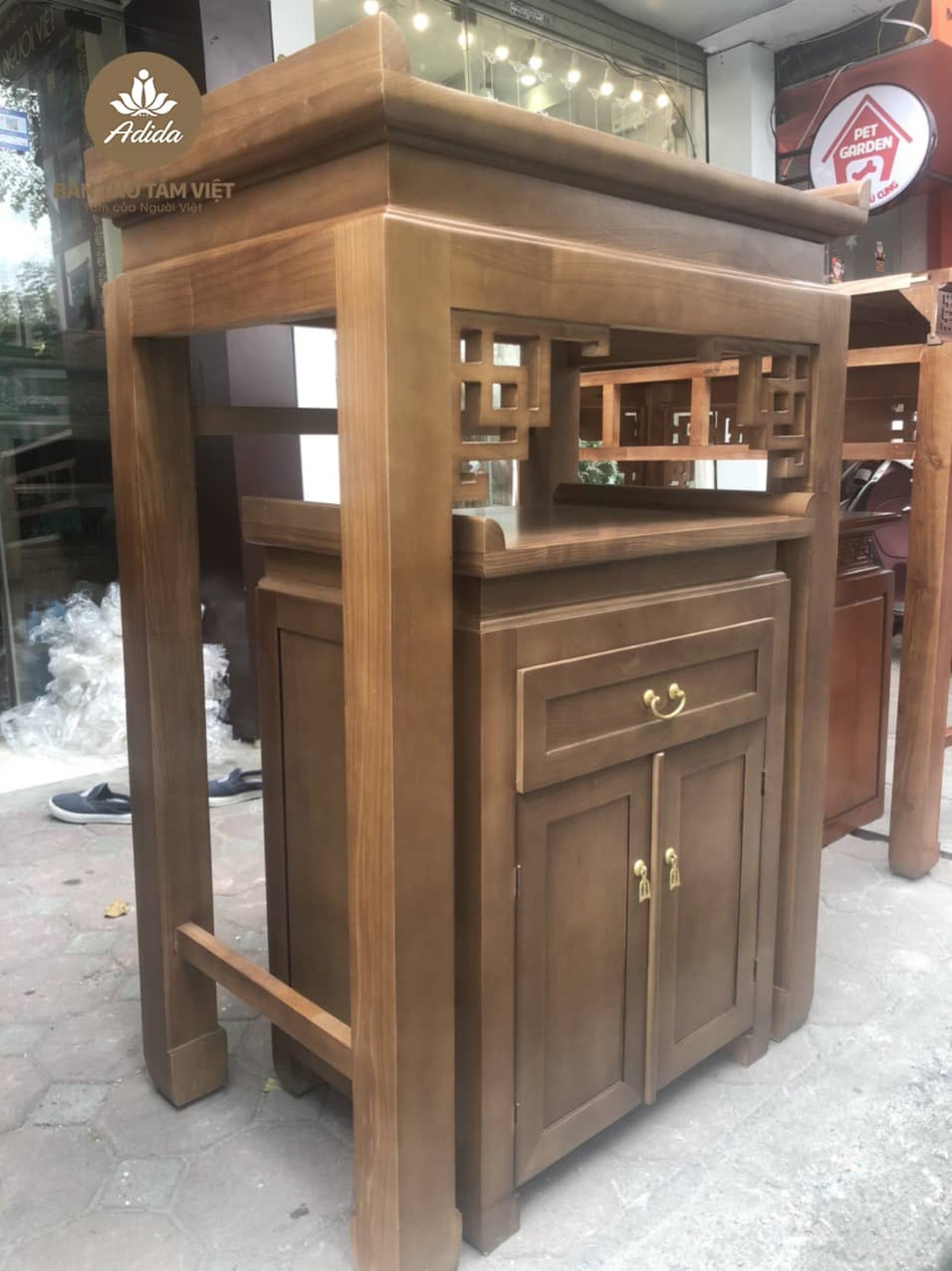 Bàn Thờ Tâm Việt