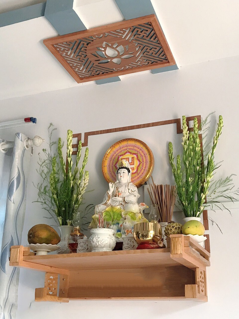 Cách bài trí bàn thờ Phật Bà Quan Âm treo tường