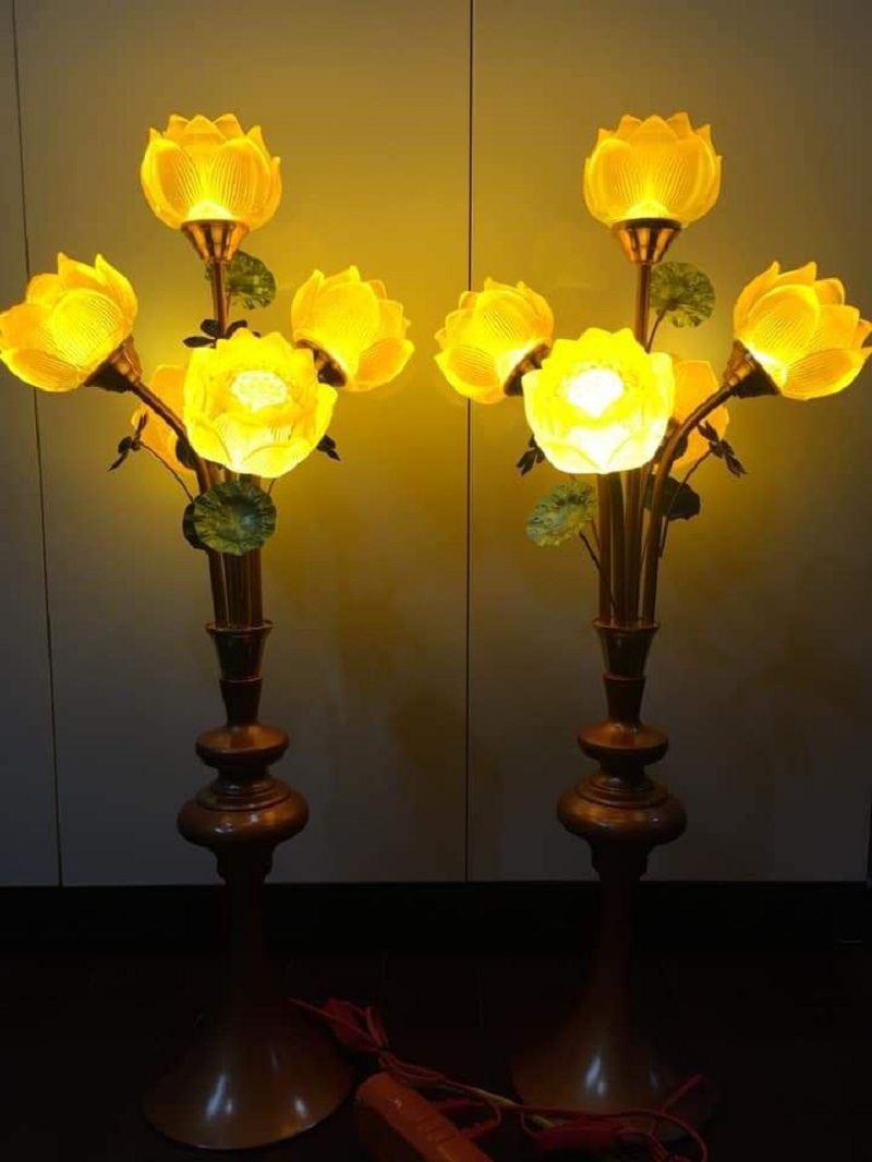 Những lưu ý khi sử dụng đèn hoa sen trang trí bàn thờ