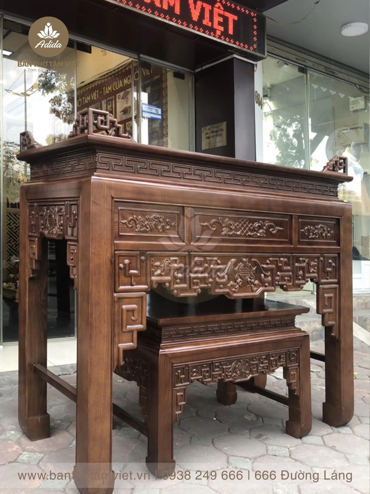 Bàn Thờ Tâm Việt