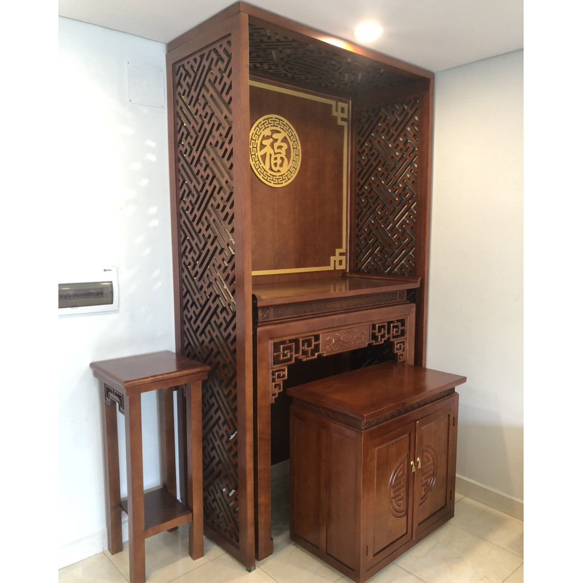 Bàn Thờ Tâm Việt