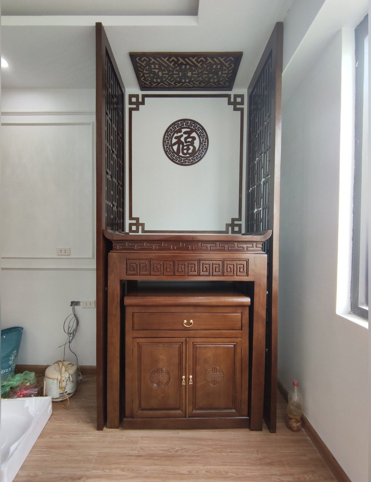 Bàn Thờ Tâm Việt