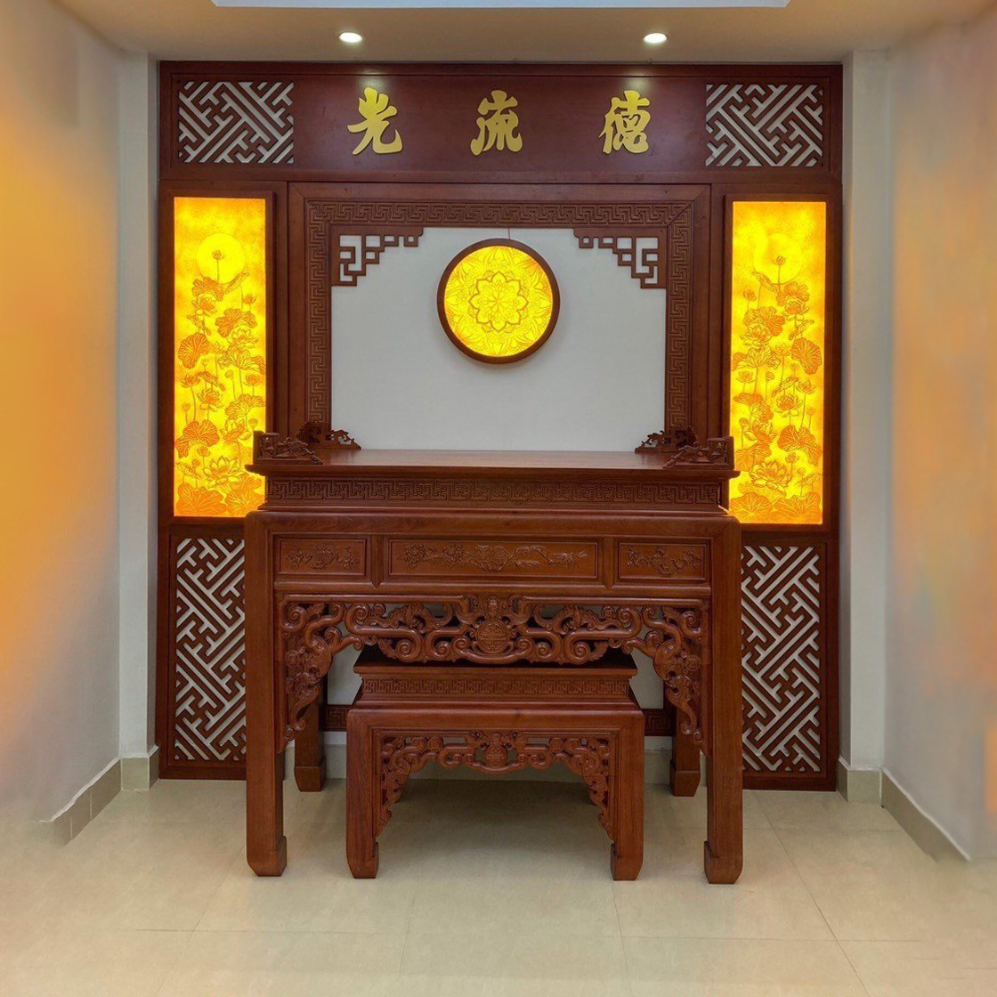 Bàn Thờ Tâm Việt