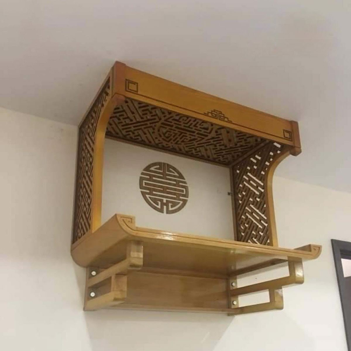 Bàn Thờ Tâm Việt