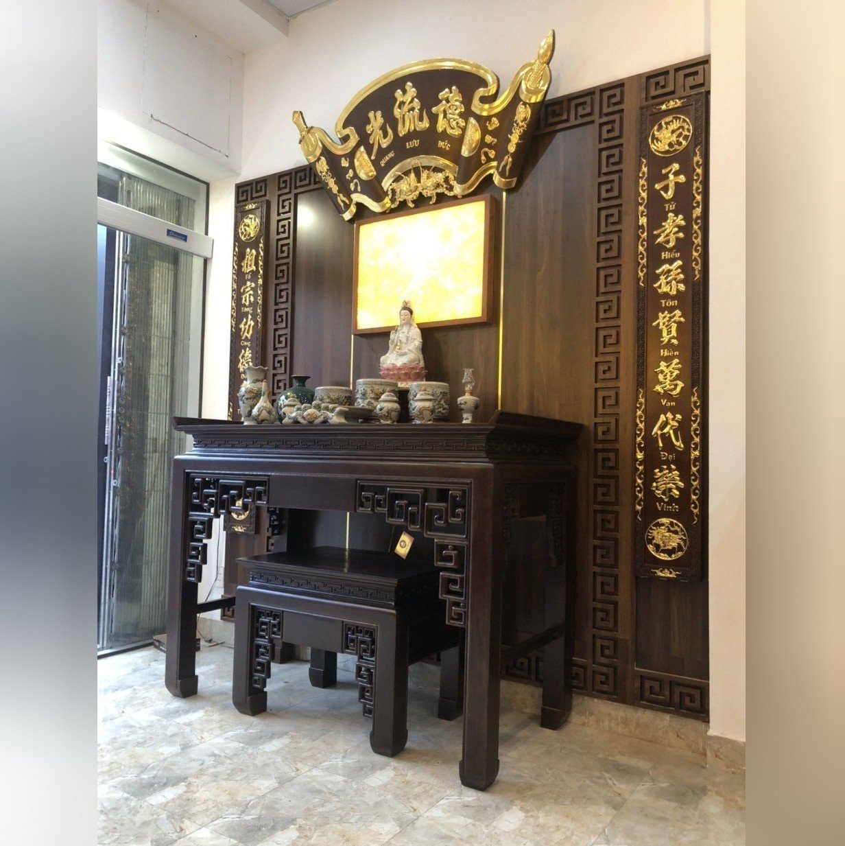 Bàn Thờ Tâm Việt